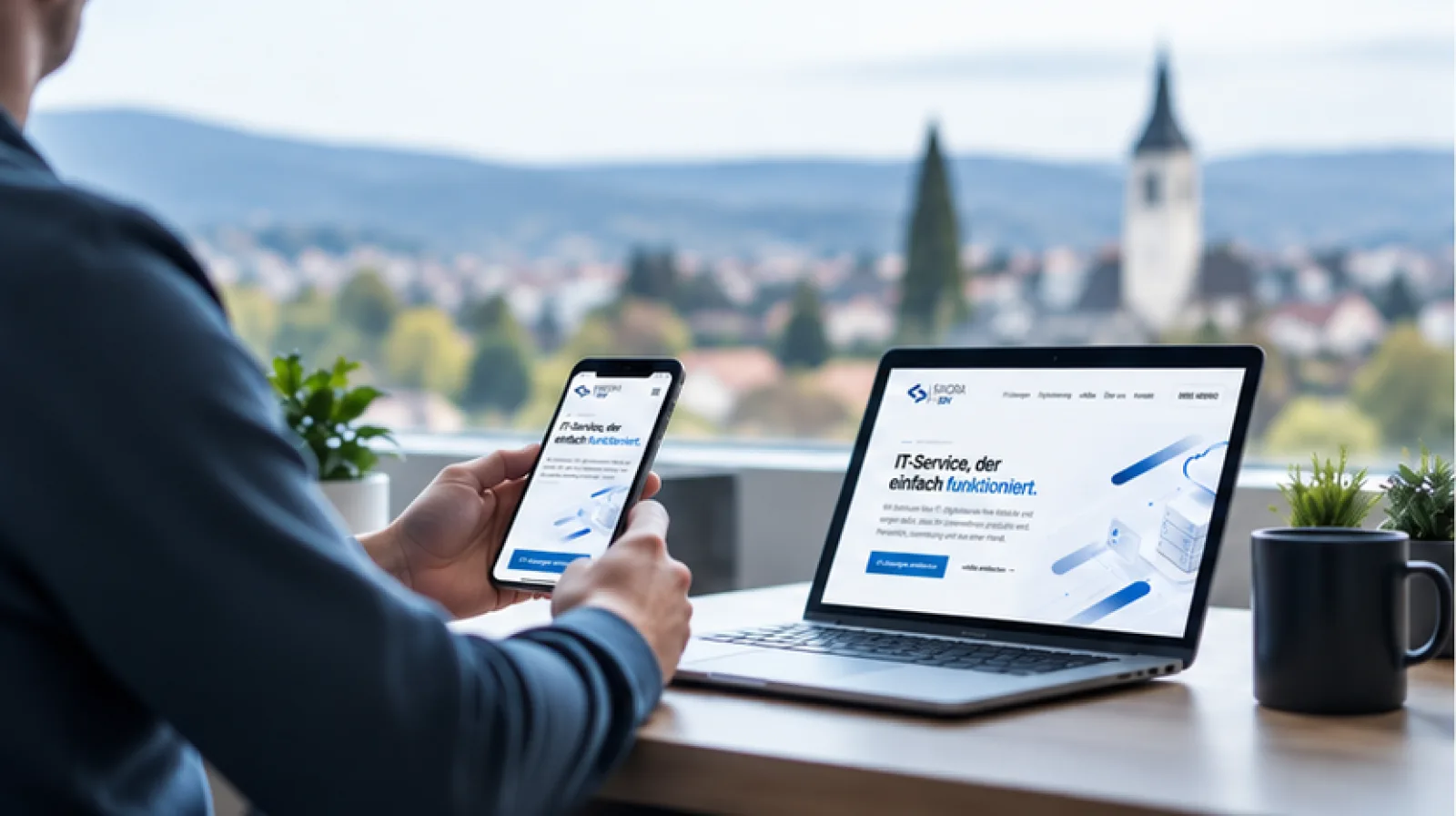 Symbolbild: Mobiles Arbeiten mit Laptop und Smartphone